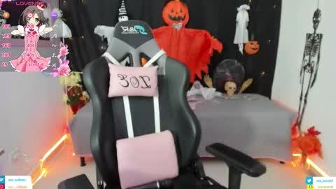 zoe_sullivan_ online show from October 29, 2025, 9:33 am