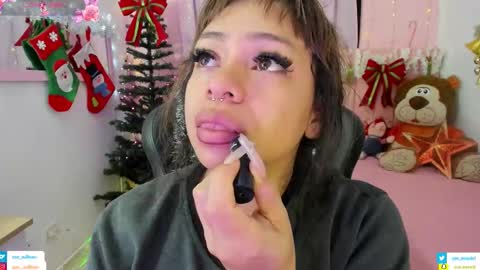 zoe_sullivan_ online show from November 22, 2025, 9:41 am