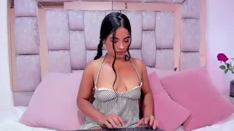 zoedusk online show from March 5, 2026, 5:09 pm