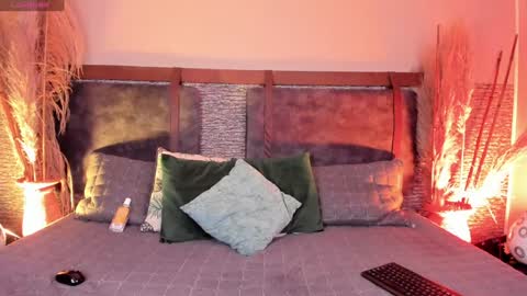 Zoe online show from December 27, 2024, 2:43 pm