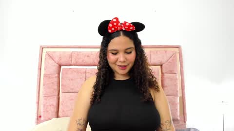 zoee online show from January 11, 2025, 3:23 am