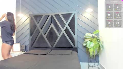 Zoe 3 online show from September 15, 2025, 5:13 pm