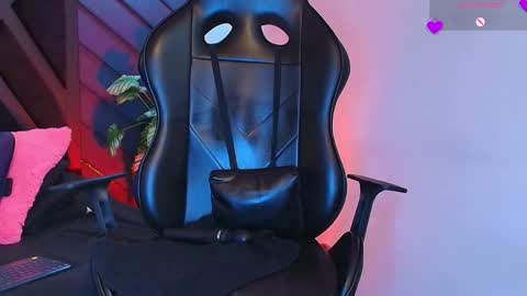 Zoe 3 online show from April 16, 2026, 9:39 pm