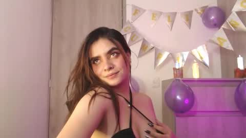 Snapshot of zoee_t chatting on November 29, 2025, 7:50 pm Zoee online show from November 29, 2025, 7:50 pm