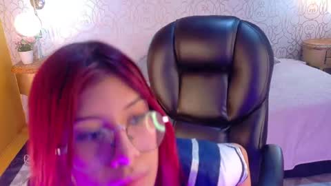 zoeecarter_ online show from April 17, 2026, 11:46 am