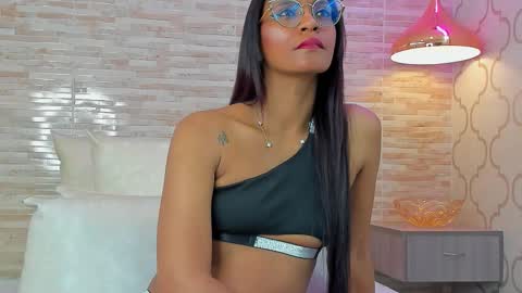 ZoeeSmitth online show from February 18, 2026, 11:50 am