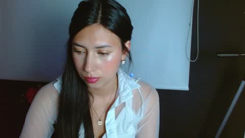 Laura  online show from December 11, 2024, 7:09 am