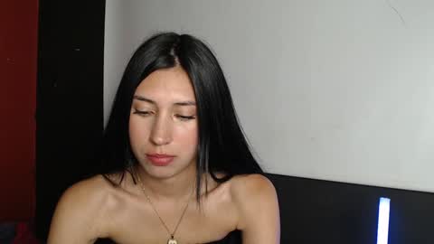 Laura  online show from January 8, 2025, 6:31 am