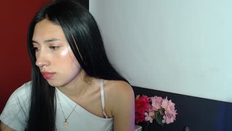 Laura  online show from January 9, 2025, 4:41 am