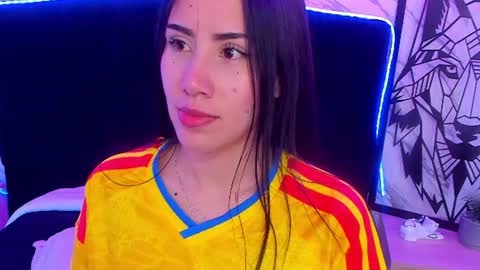 Laura  online show from June 18, 2026, 9:14 am