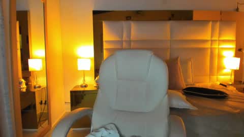 zoei_moon online show from April 21, 2026, 1:42 am