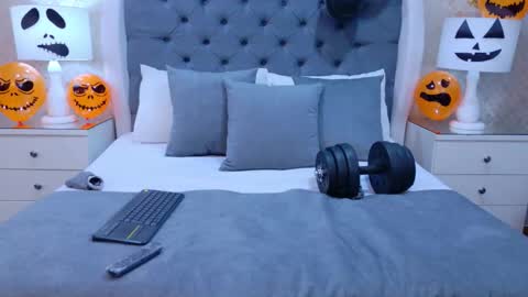 Zoe Krug online show from October 16, 2025, 4:08 pm