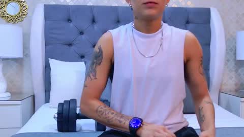 Zoe Krug online show from October 30, 2025, 11:44 am