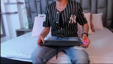 Zoe Krug online show from March 30, 2026, 11:55 am