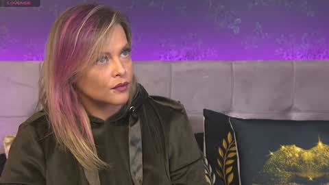 ZoeMesmerize online show from January 7, 2025, 9:50 am