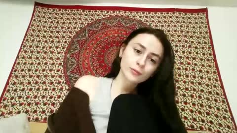 zoepleasing online show from March 1, 2025, 5:31 am