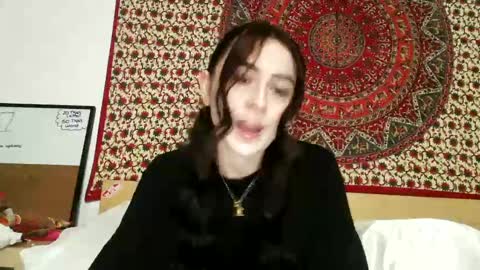 zoepleasing online show from March 6, 2025, 4:41 am