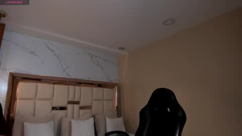 Zoes online show from April 27, 2026, 11:30 am