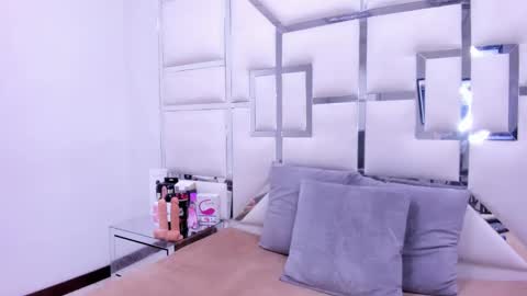 ZoeSwam online show from January 27, 2025, 1:30 pm