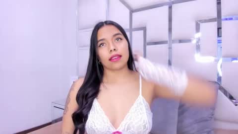 ZoeSwam online show from February 7, 2025, 3:52 pm