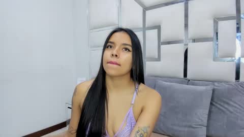 ZoeSwam online show from February 17, 2025, 11:02 am