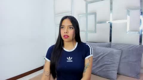 ZoeSwam online show from March 7, 2025, 10:45 am