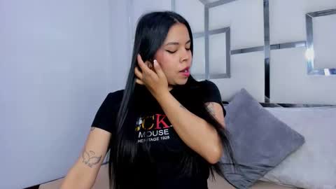 ZoeSwam online show from October 7, 2025, 12:24 pm