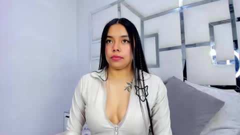 ZoeSwam online show from October 25, 2025, 11:40 am