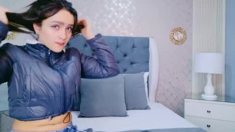 Snapshot of zoewilliis chatting on June 5, 2026, 12:22 pm ZoeWilliis online show from June 5, 2026, 12:22 pm