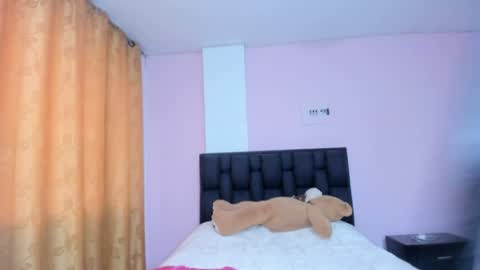 Zoey online show from April 17, 2026, 10:57 pm