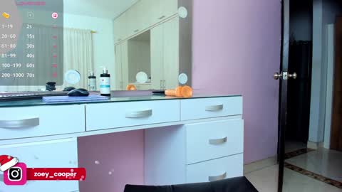 zoey  Independent model online show from December 11, 2024, 2:30 am