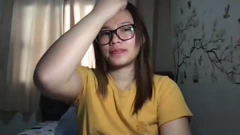 zoey_foryou online show from December 18, 2024, 2:53 am