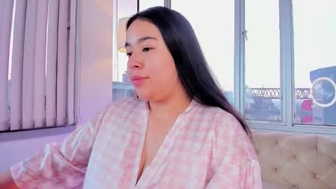 zoey thommpson online show from February 12, 2026, 8:37 pm