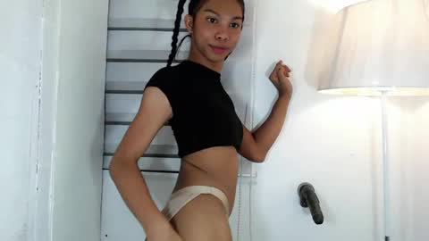 zoey online show from February 12, 2025, 3:29 am