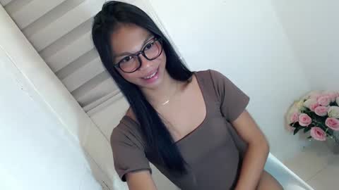 zoey online show from February 25, 2025, 7:52 am