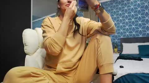 Zoey online show from November 4, 2025, 5:12 pm