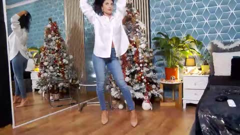 Zoey online show from December 3, 2025, 7:12 pm