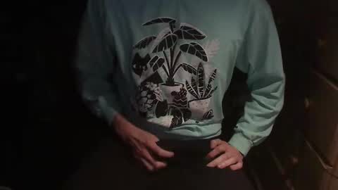 zoeynagisa online show from December 4, 2025, 9:51 am