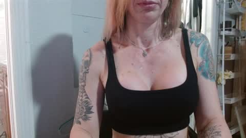 Snapshot of zoeyportland chatting on March 29, 2026, 2:11 am Zoey Portland online show from March 29, 2026, 2:11 am