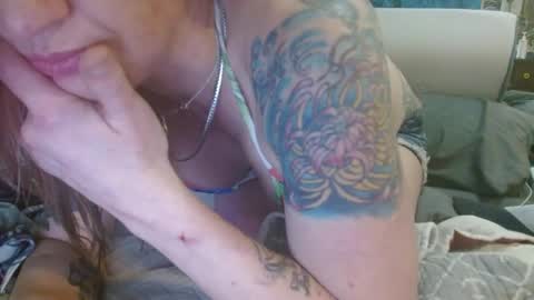 Snapshot of zoeyportland chatting on April 13, 2026, 3:23 am Zoey Portland online show from April 13, 2026, 3:23 am