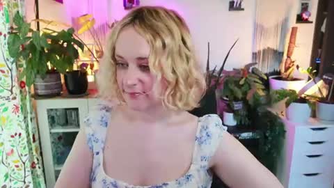Zoey Ryan online show from June 12, 2026, 7:35 pm