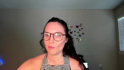 Zoie online show from September 12, 2025, 10:21 pm