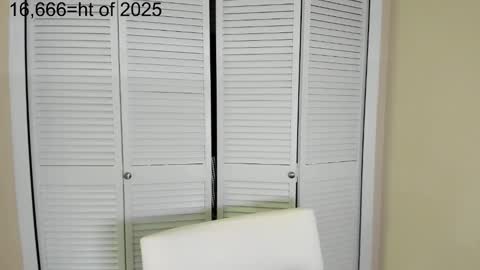 Zoie online show from November 12, 2025, 11:03 pm