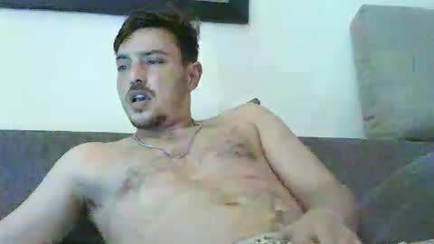 Snapshot of zoro2712 chatting on November 20, 2025, 7:13 pm Roy online show from November 20, 2025, 7:13 pm