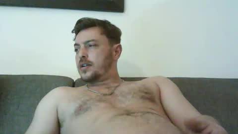 Snapshot of zoro2712 chatting on December 4, 2025, 11:02 pm Roy online show from December 4, 2025, 11:02 pm