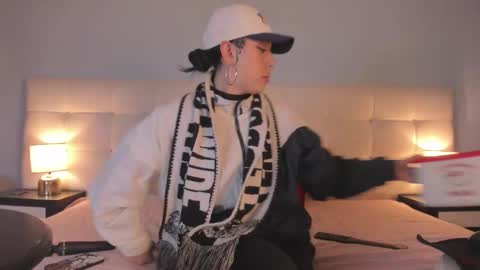 cintya kors online show from February 5, 2025, 2:19 am