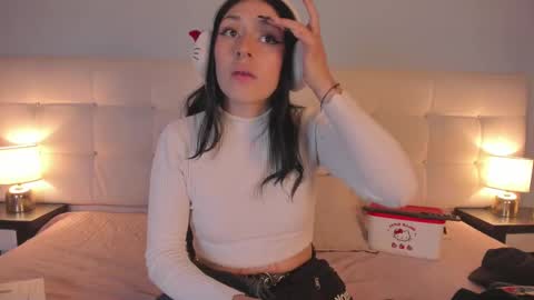 cintya kors online show from February 6, 2025, 2:55 am