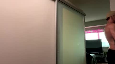 Zuko online show from February 25, 2025, 7:14 pm