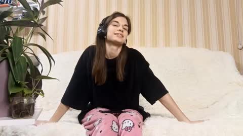 Joan  online show from March 3, 2026, 4:07 am