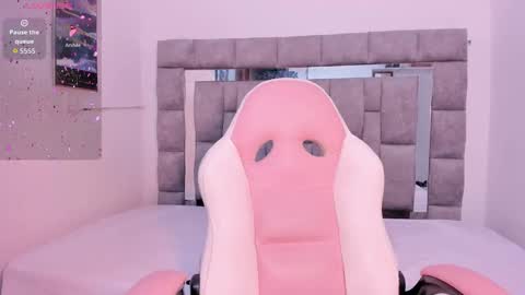 Zuly  online show from September 25, 2025, 11:58 am